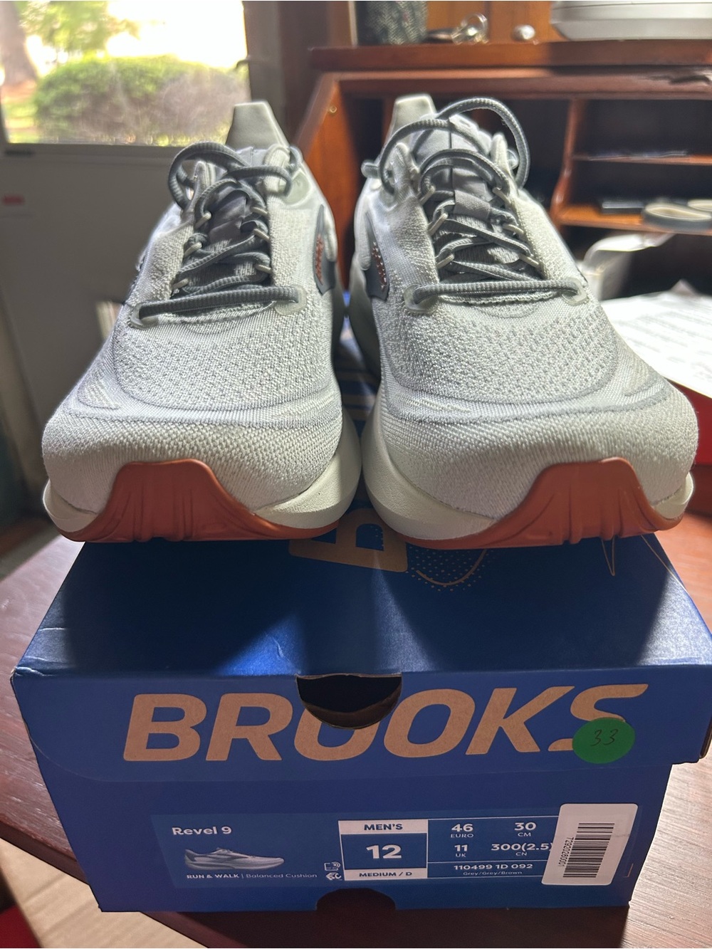 Brooks Men's White and Orange Athletic Sneakers